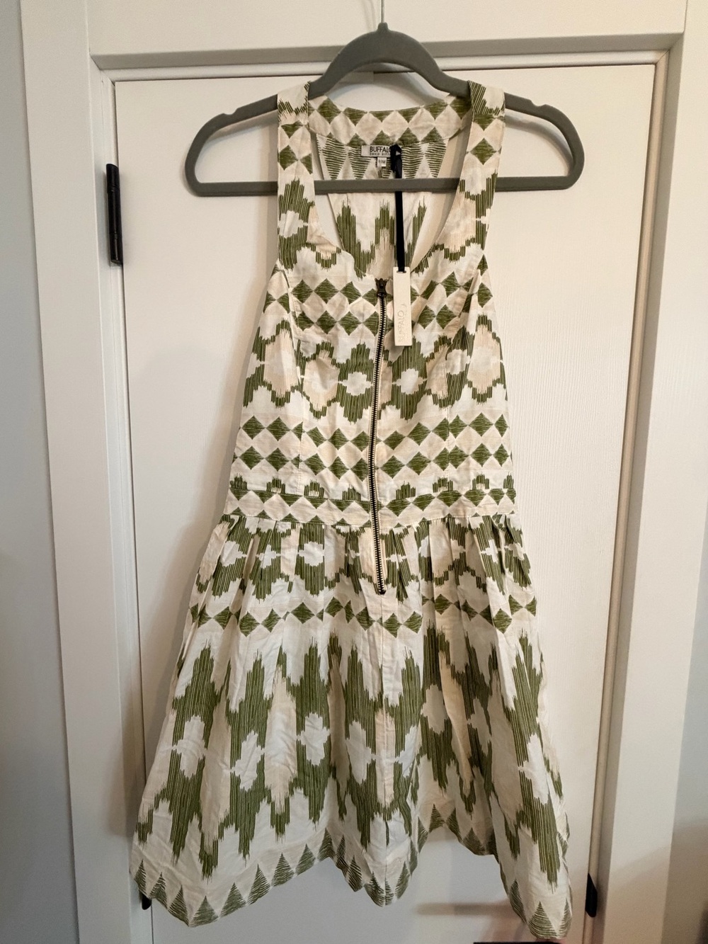 Green and White Patterned Cotton Sleeveless Sundress with Back Cutouts